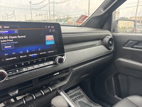 Used 2025 Chevrolet Colorado Trail Boss AWD/4WD image 22
