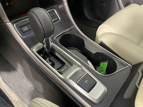 Used 2020 Subaru Ascent Limited w/ Technology Package AWD/4WD image 10