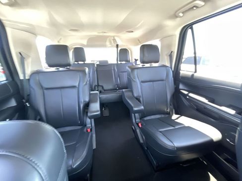 Used 2024 Ford Expedition XLT RWD image 12