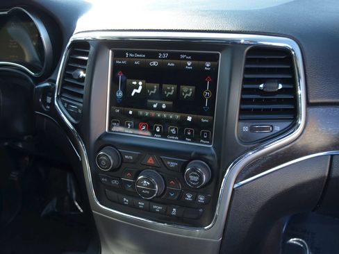 Used 2018 Jeep Grand Cherokee Limited RWD image 23