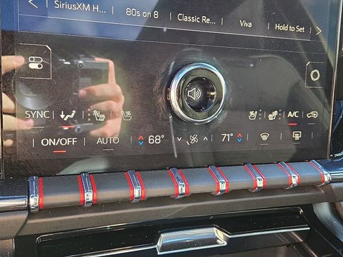 Used 2025 GMC Yukon AT4 Ultimate w/ LPO, Floor Liner Package image 17