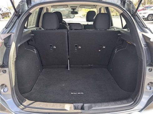 Used 2022 Nissan Kicks S image 12