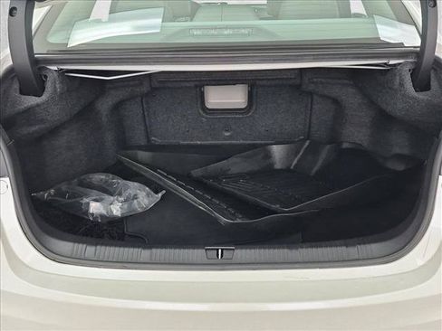 Used 2016 Toyota Avalon Limited w/ Toyota Safety Sense Package FWD image 6
