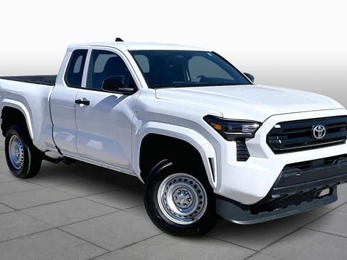 Used 2024 Toyota Tacoma SR image 3