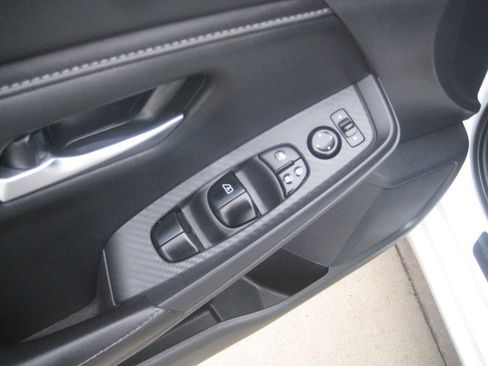 Used 2022 Nissan Sentra SV w/ Trunk Package image 15