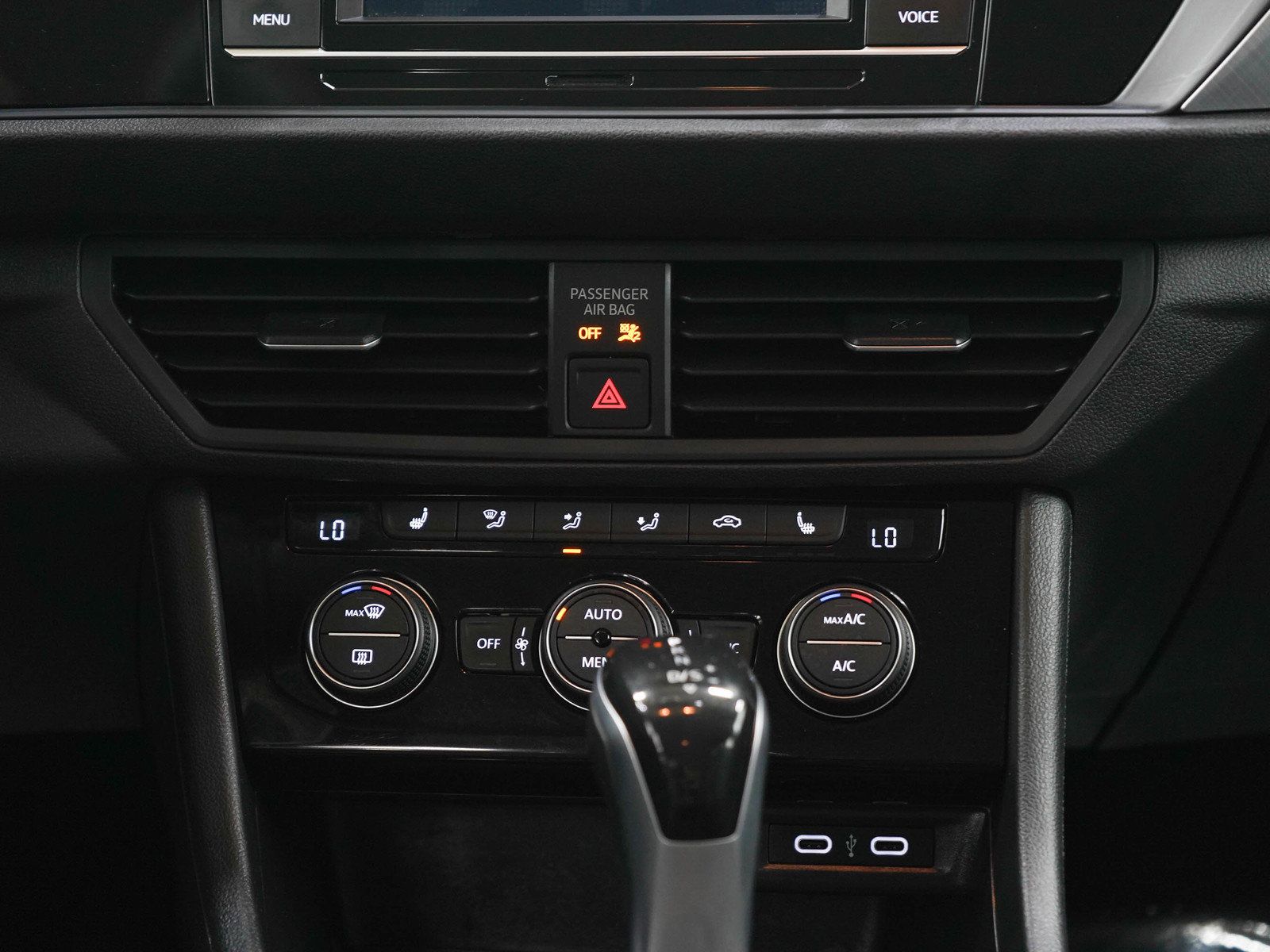 Used 2022 Volkswagen Jetta SE FWD image 17