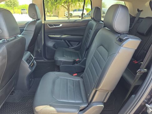 Used 2024 Volkswagen Atlas SEL AWD/4WD image 11