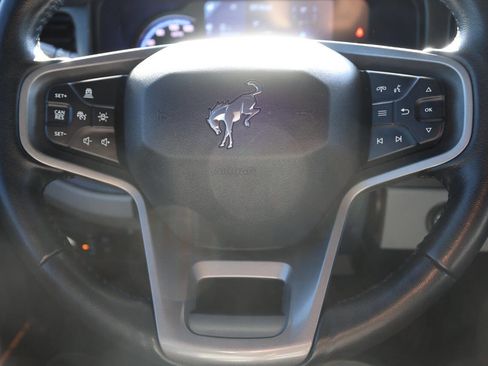 Used 2022 Ford Bronco Badlands image 18