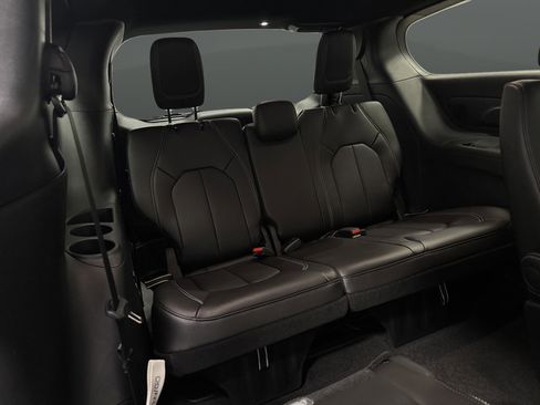 New 2026 Chrysler Pacifica Select AWD/4WD image 33