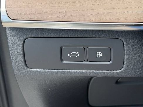 New 2026 Volvo XC90 T8 Plus AWD/4WD image 22