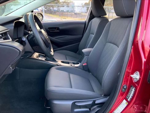 Used 2023 Toyota Corolla LE image 7