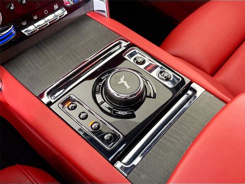 Used 2020 Rolls-Royce Cullinan image 22