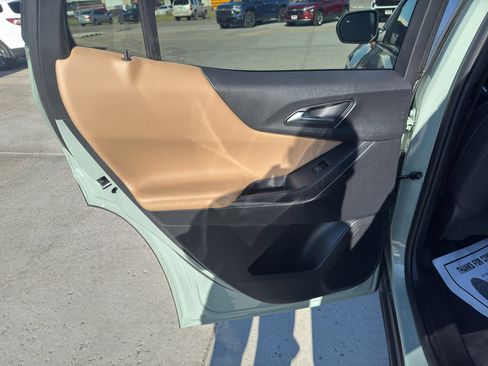 Used 2025 Chevrolet Equinox ACTIV w/ Safety and Technology Package image 17