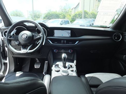 Used 2023 Alfa Romeo Stelvio Veloce AWD/4WD image 25