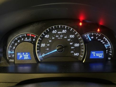 Used 2012 Toyota Camry LE FWD image 12