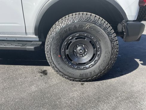 New 2025 Ford Bronco 2-Door w/ Sasquatch Package image 9