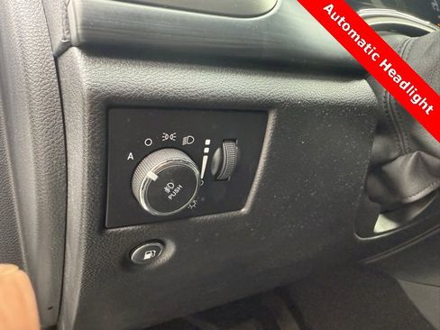 Used 2020 Jeep Grand Cherokee Laredo image 36