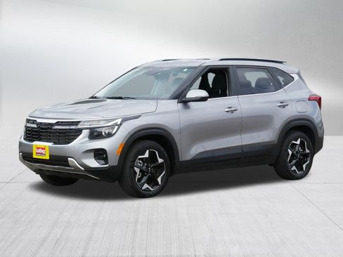 Used 2024 Kia Seltos EX AWD/4WD image 3