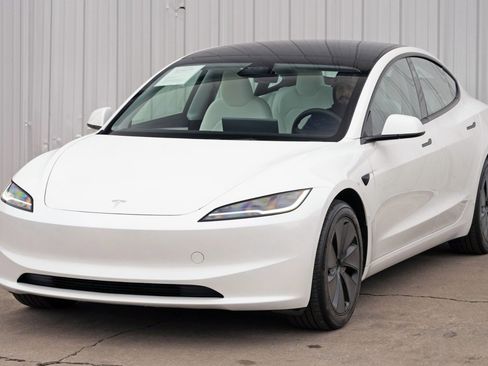 Used 2025 Tesla Model 3 Long Range image 51