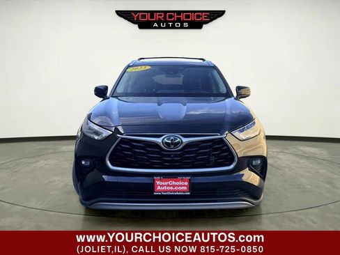 Used 2023 Toyota Highlander Platinum FWD image 2