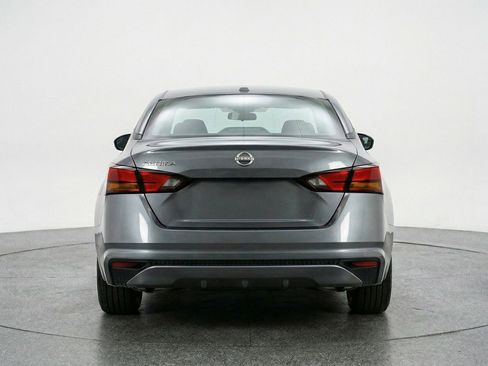 Used 2025 Nissan Altima 2.5 SV image 7