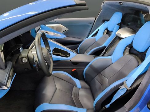 Used 2025 Chevrolet Corvette Stingray Premium Cpe w/ Z51 Performance Package RWD image 16