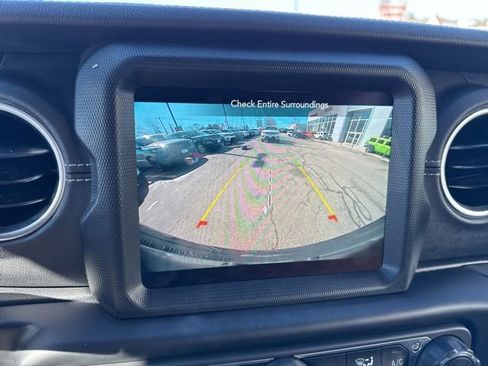 Certified 2022 Jeep Wrangler Unlimited Sahara w/ Cold Weather Group image 32