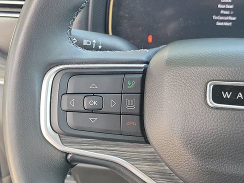 Used 2024 Jeep Wagoneer Series II w/ Flexible Seating Group RWD image 31