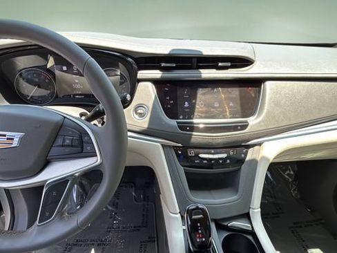 Used 2025 Cadillac XT5 Premium Luxury w/ Technology Package FWD image 11