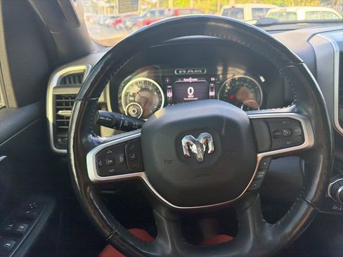 Used 2020 RAM 1500 Big Horn AWD/4WD image 12