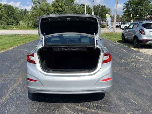 Used 2017 Chevrolet Cruze LT image 28
