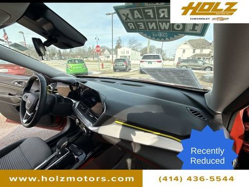 Certified 2024 Chevrolet Trax LT w/ Driver Confidence Package image 28