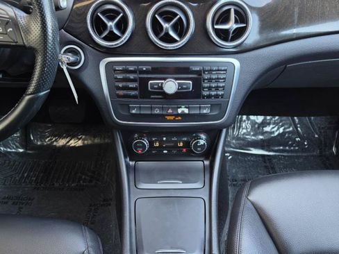Used 2014 Mercedes-Benz CLA 250 4MATIC image 17