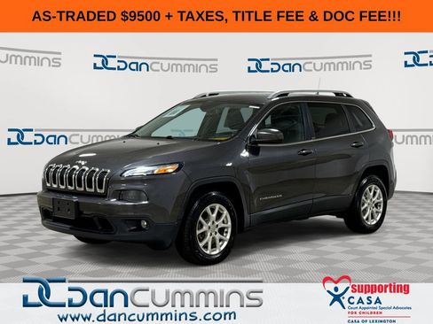 Used 2016 Jeep Cherokee Latitude w/ Cold Weather Group AWD/4WD image 1