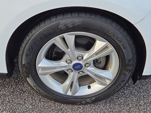 Used 2014 Ford Focus SE image 7