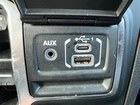 Used 2024 Jeep Wrangler Unlimited AWD/4WD image 26