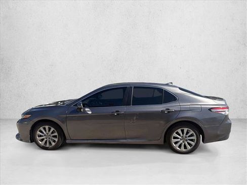 Used 2020 Toyota Camry LE FWD image 2