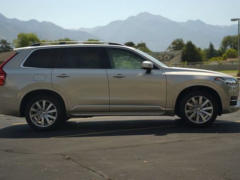 Used 2016 Volvo XC90 T6 Momentum w/ Momentum Plus Package AWD/4WD image 6