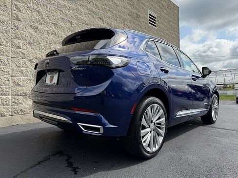 Used 2024 Buick Envision Avenir AWD/4WD image 3