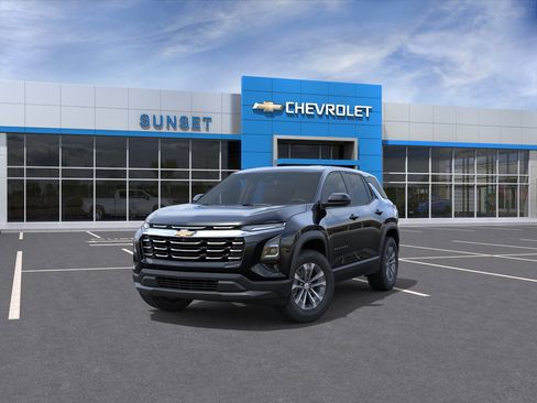 New 2026 Chevrolet Equinox LT w/ Convenience Package II FWD image 8