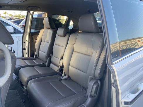 Used 2013 Honda Odyssey Touring Elite image 16