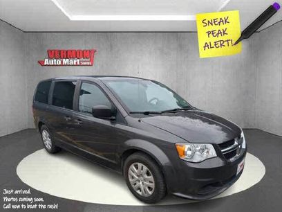 Used 2019 Dodge Grand Caravan SE w/ UConnect Hands-Free Group