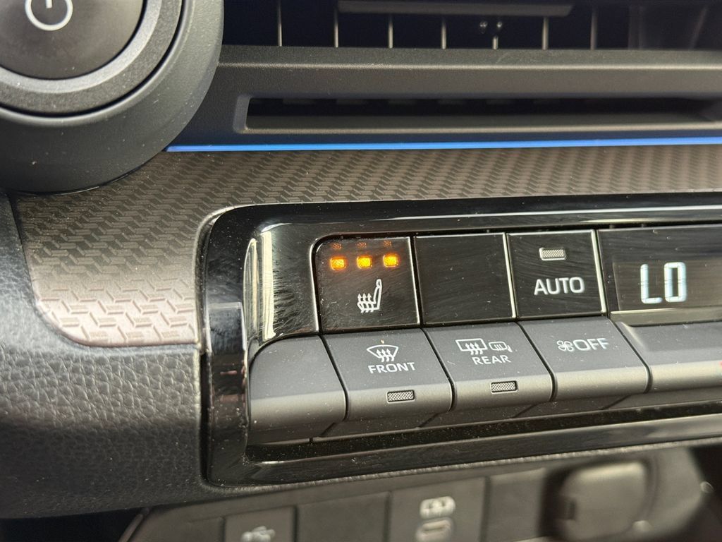 Used 2024 Toyota Prius XLE FWD image 19