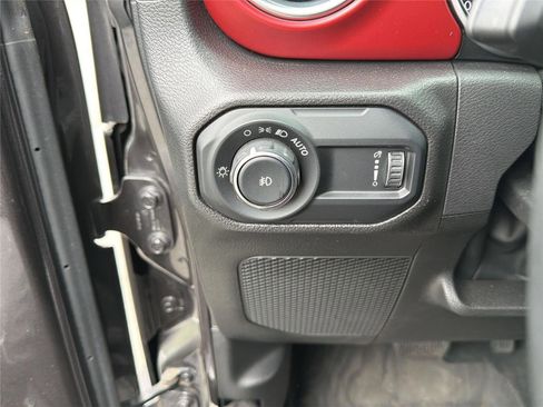 Used 2023 Jeep Wrangler Unlimited Rubicon w/ Safety Group AWD/4WD image 12