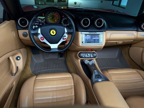 Used 2010 Ferrari California image 39
