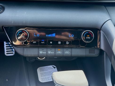 New 2026 Hyundai Elantra Sport FWD image 12