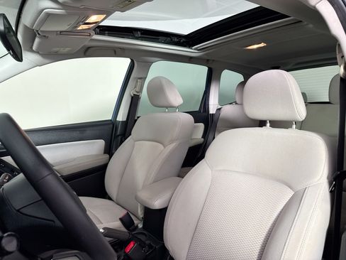 Used 2018 Subaru Forester 2.5i Premium w/ All-Weather Package AWD/4WD image 17