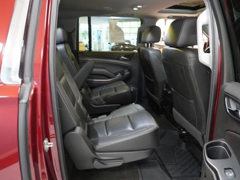 Used 2018 Chevrolet Suburban LT AWD/4WD image 23
