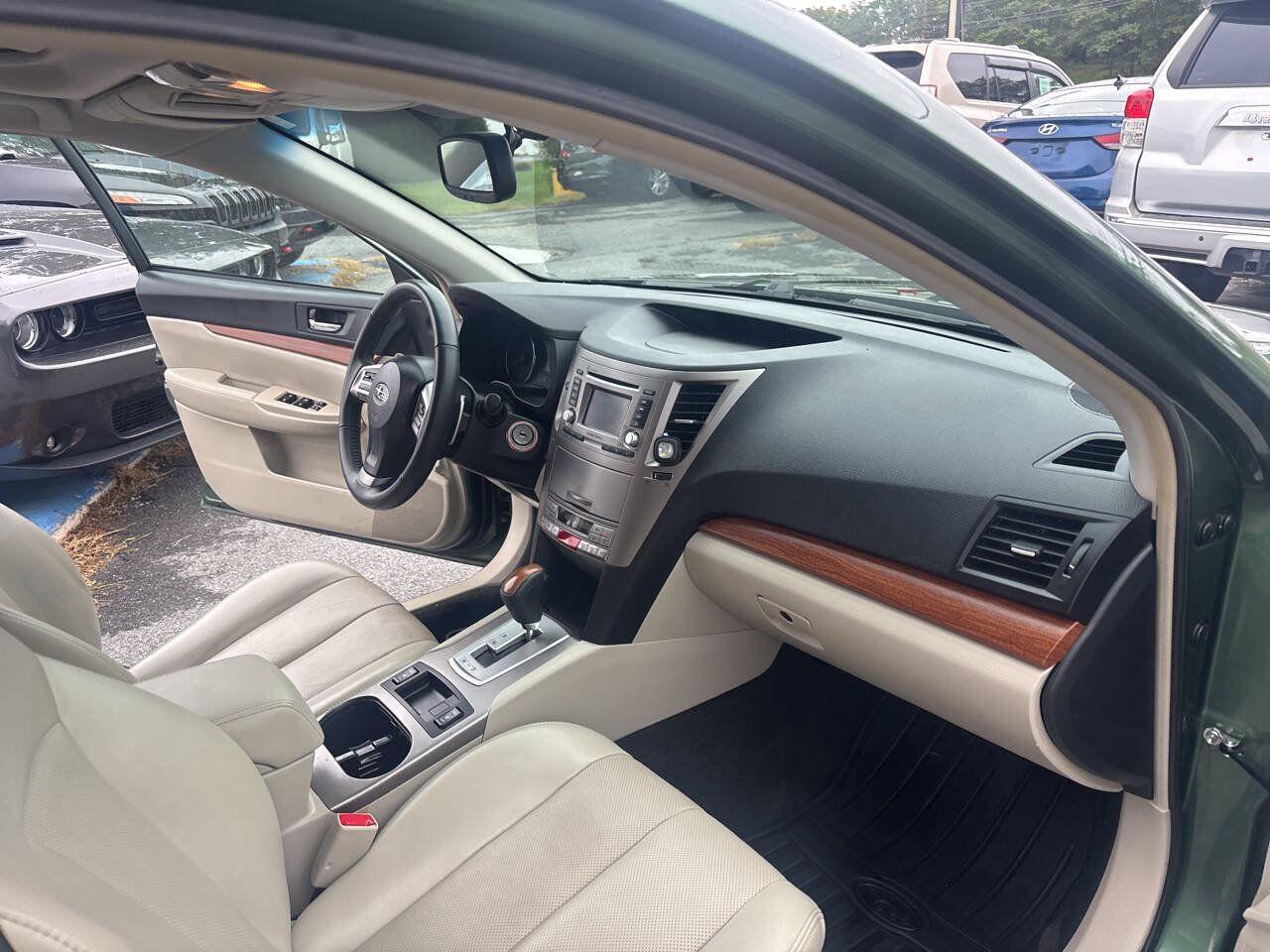 Used 2014 Subaru Outback 2.5i Limited w/ Moonroof Package AWD/4WD image 16