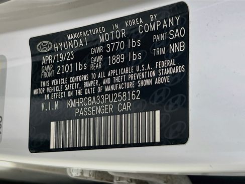 Used 2023 Hyundai Venue Limited FWD image 29